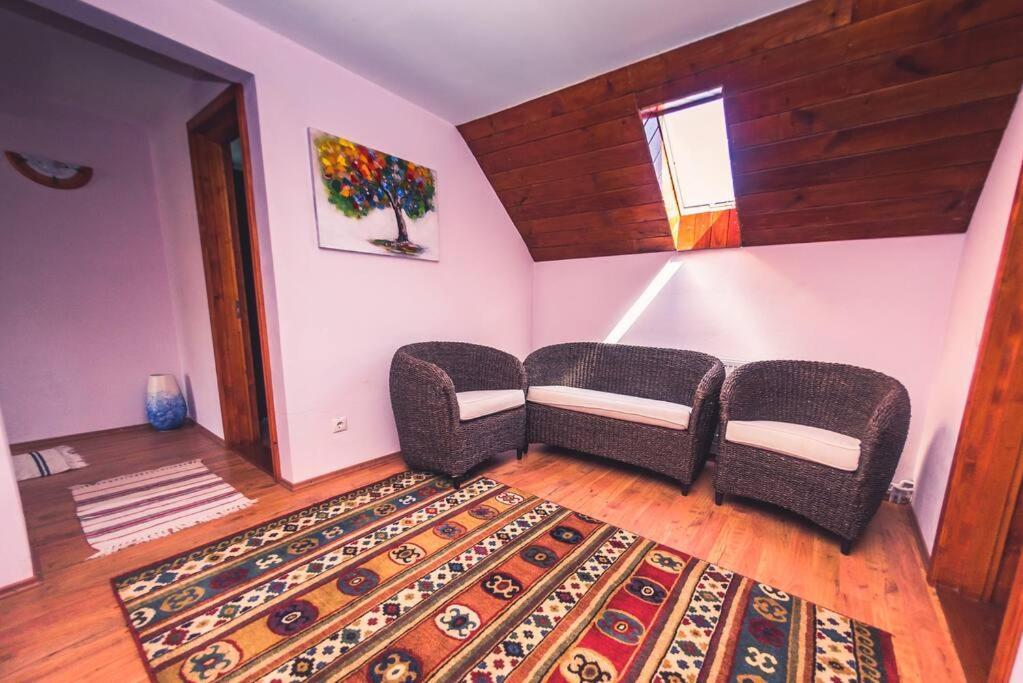 Horace Guesthouse Pool & Hot Tub & Bikes & River Dejani Extérieur photo