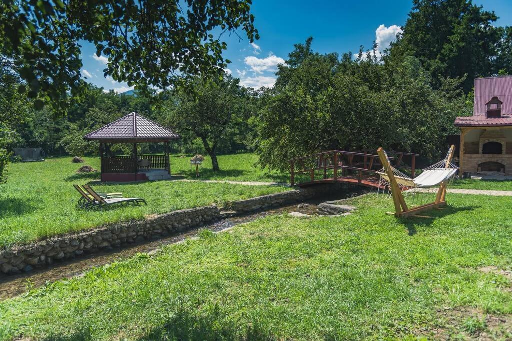 Horace Guesthouse Pool & Hot Tub & Bikes & River Dejani Extérieur photo