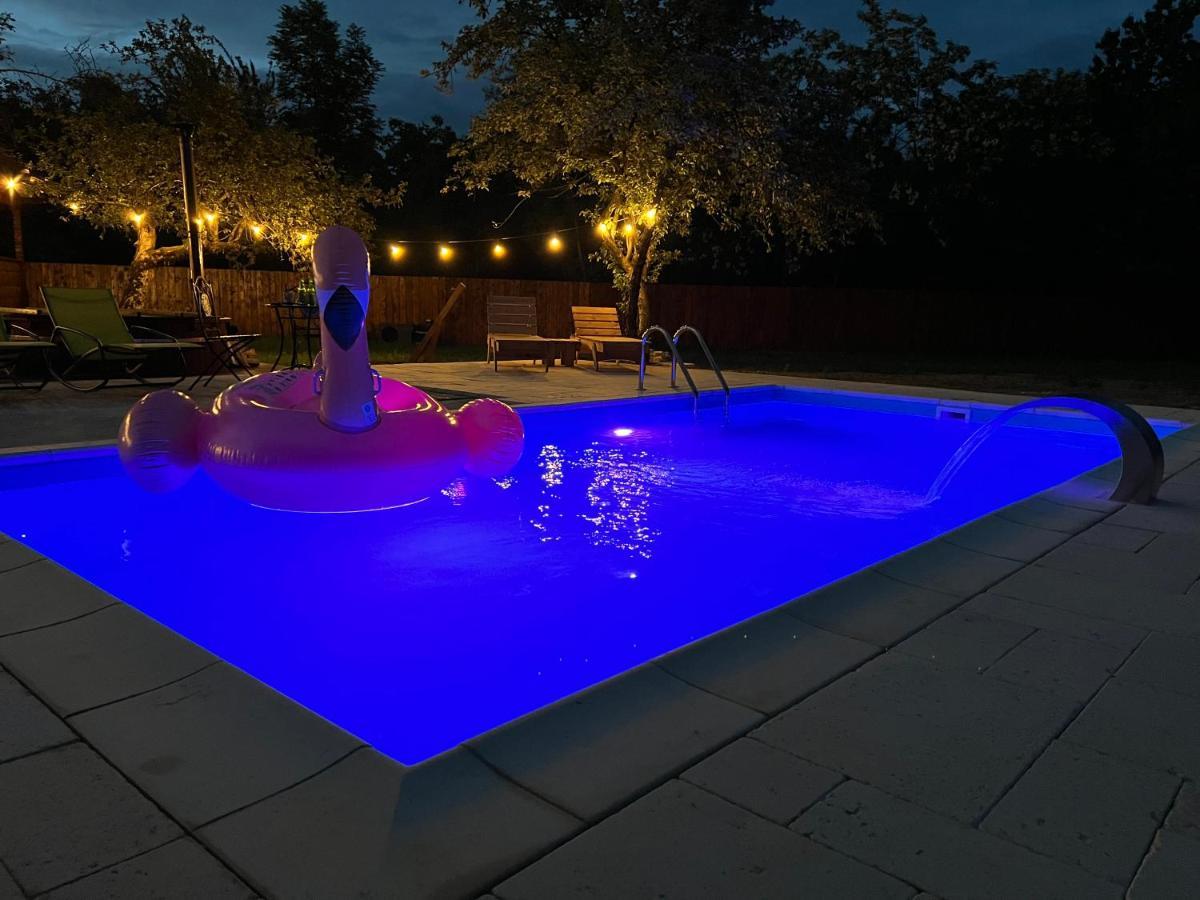 Horace Guesthouse Pool & Hot Tub & Bikes & River Dejani Extérieur photo