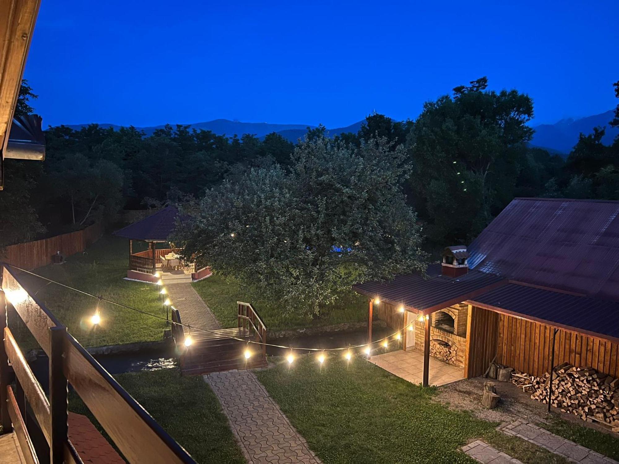 Horace Guesthouse Pool & Hot Tub & Bikes & River Dejani Extérieur photo