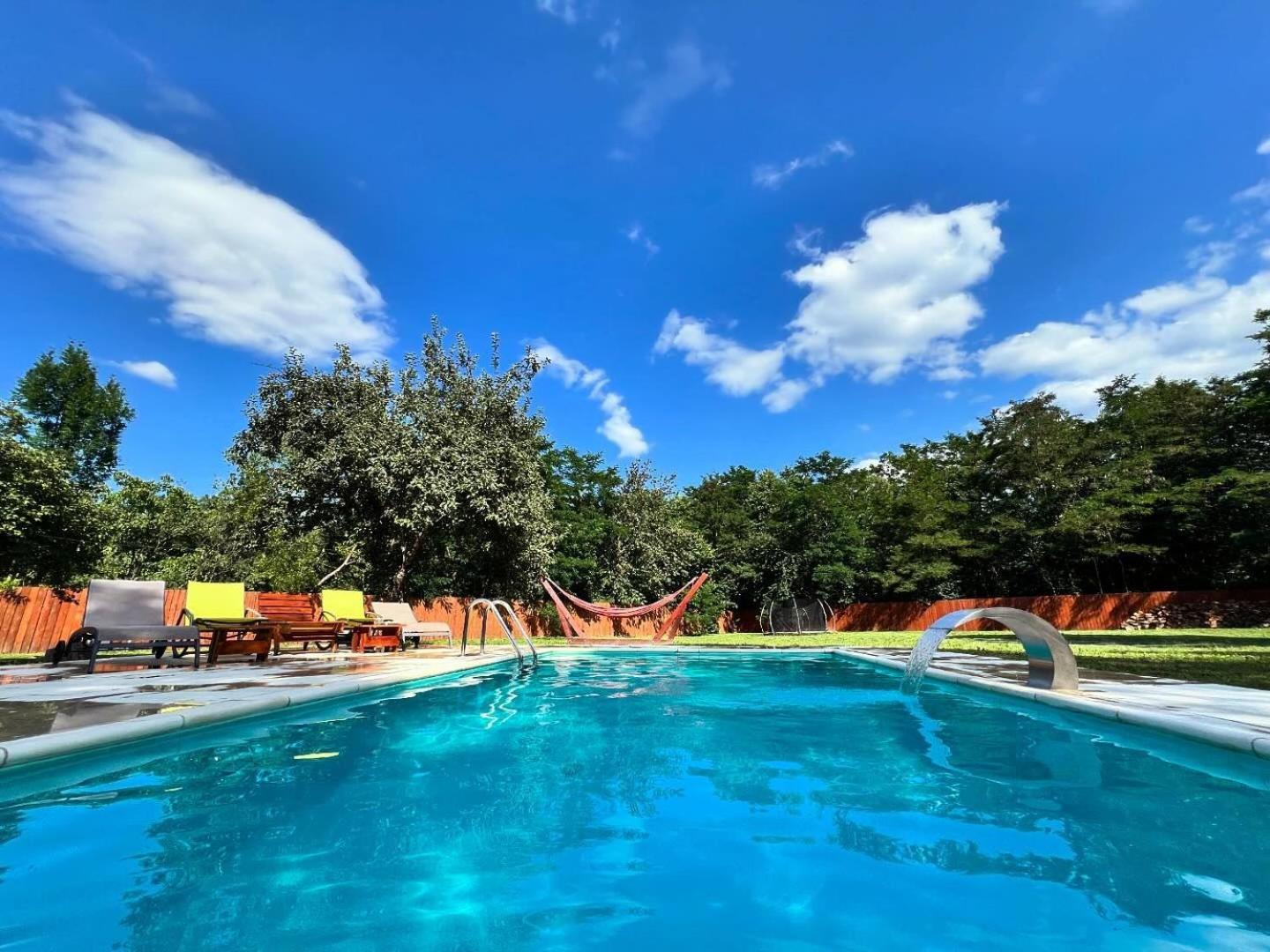 Horace Guesthouse Pool & Hot Tub & Bikes & River Dejani Extérieur photo